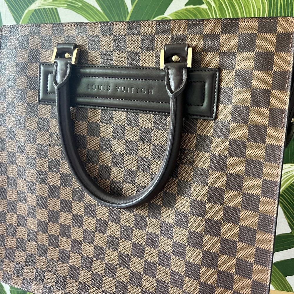Authentic Louis Vuitton Venice GM slim tote in Damier print.